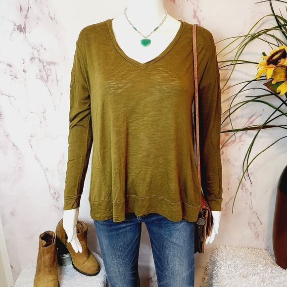 Madewell v neck pullover olive color sweater - Picture 1 of 7